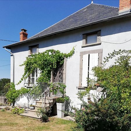 Chambre d'hôte équestre Au petit bonheur Bed and Breakfast Chateldon Exterior foto