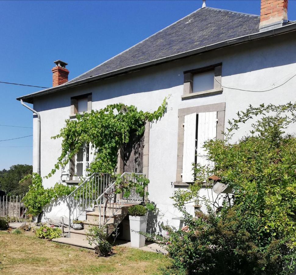 Chambre d'hôte équestre Au petit bonheur Bed and Breakfast Chateldon Exterior foto